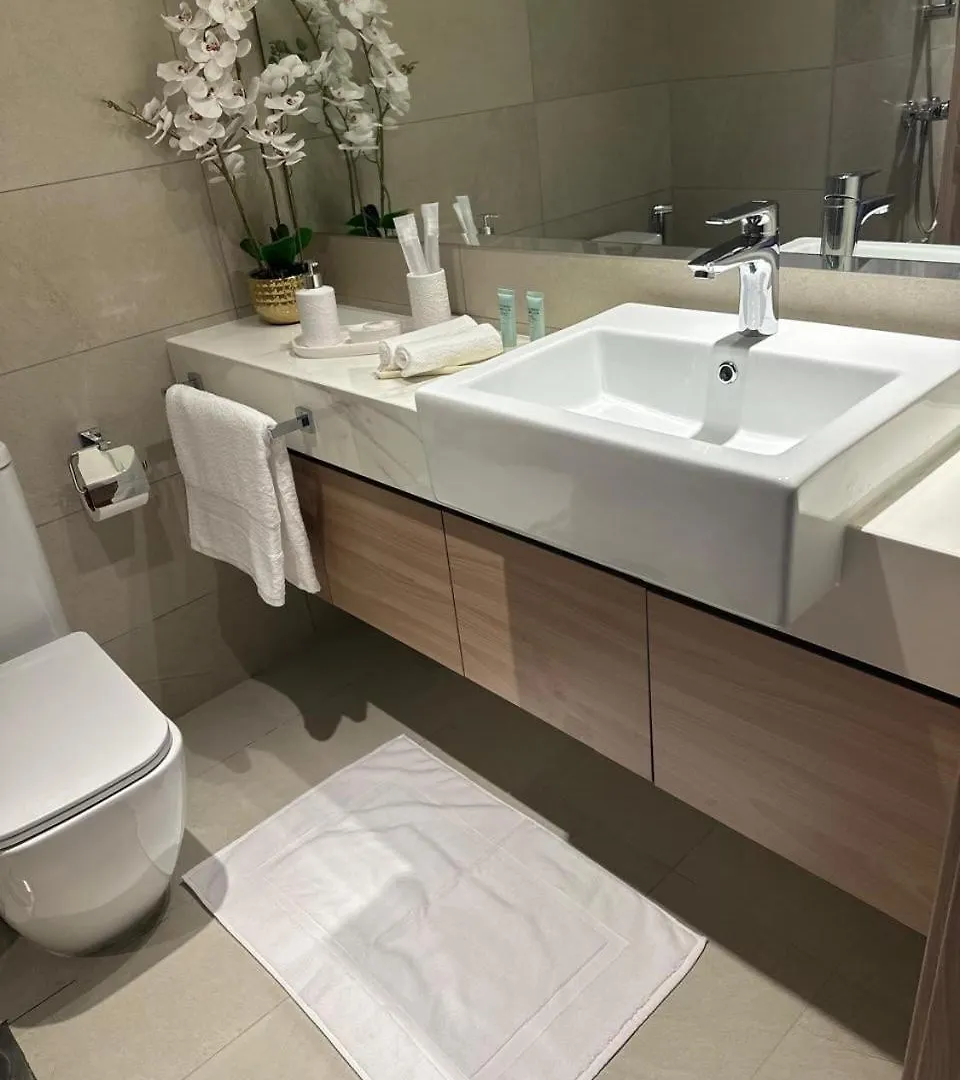 Brand New Studio Near Burj Khalifa & Dubai Mall 0*,